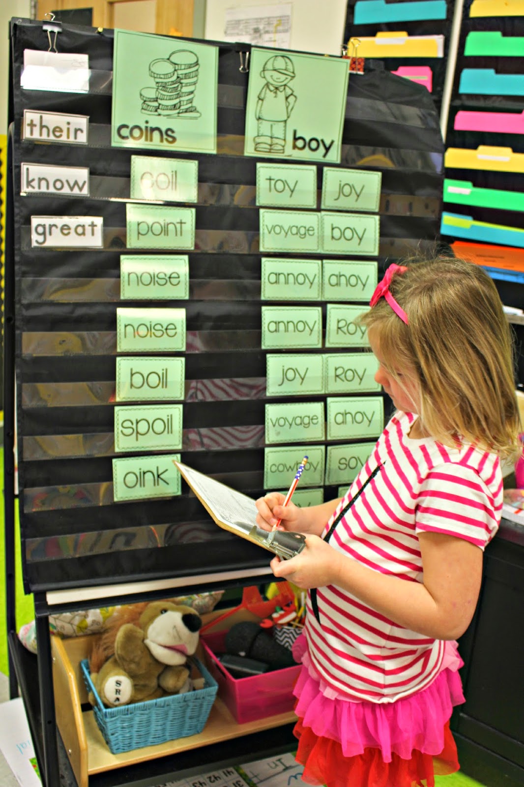 https://www.teacherspayteachers.com/Product/Phonics-Word-Sort-Recording-Forms-1759117