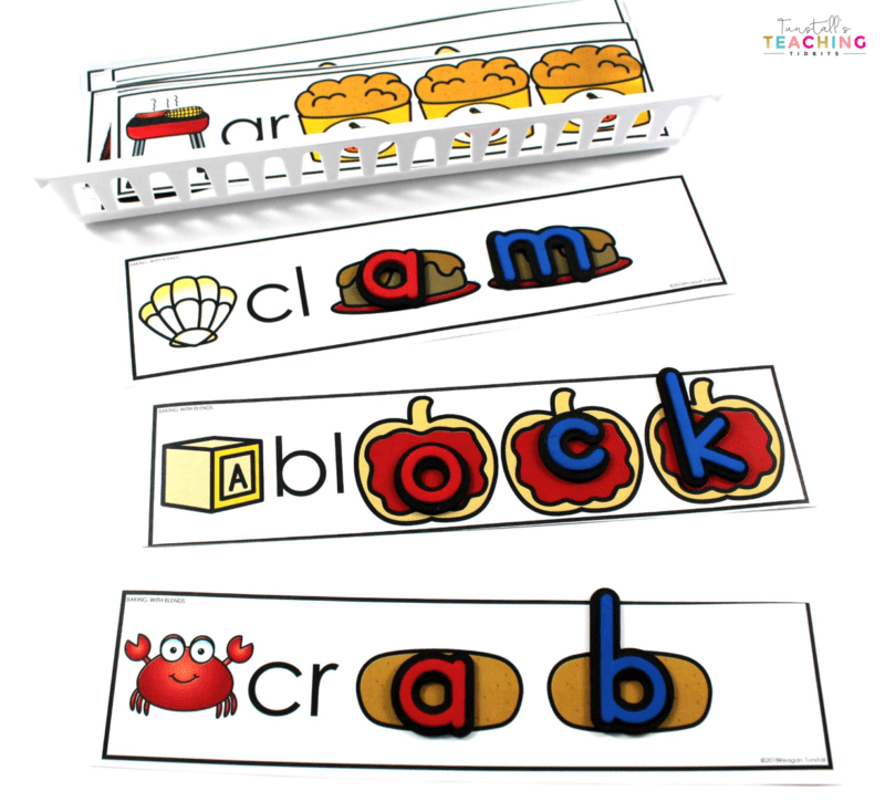 Fall math and literacy workstations help students apply skills and have fun! Seasonal stations that are standards aligned to a variety of levels makes it easy to differentiate for student needs. Phonics, grammar, math, addition, number sense, related numbers, sight words, and more! 